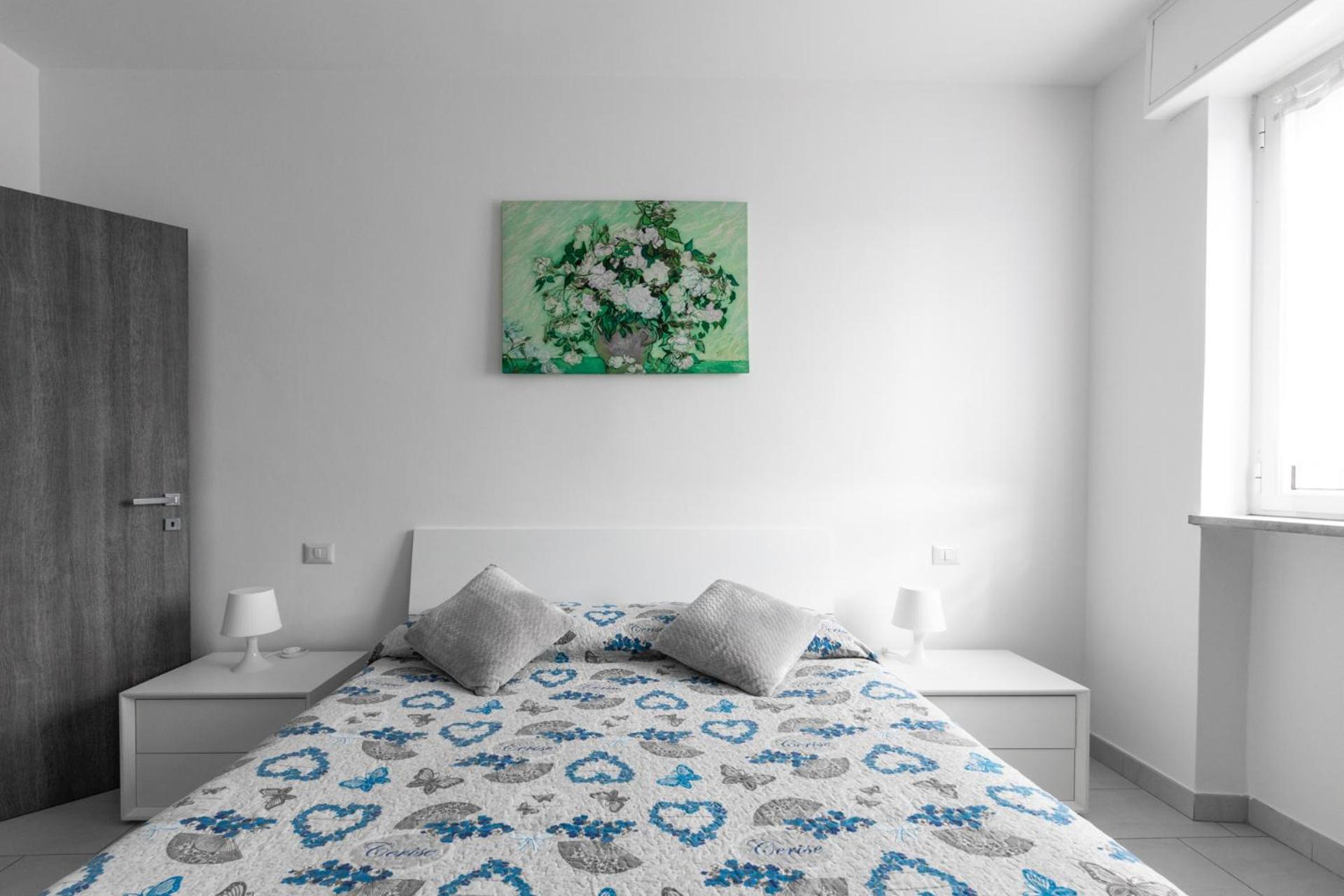 Bisceglie Mm Balcony King Apartment Mailand